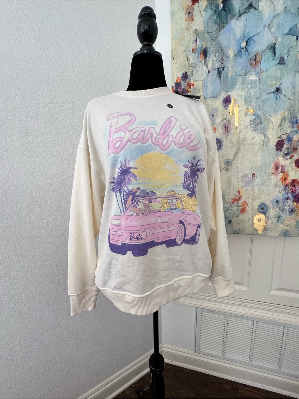🎁 NWT Hollister Sz M Barbie Cream Graphic Sweatshirt with Pink Print